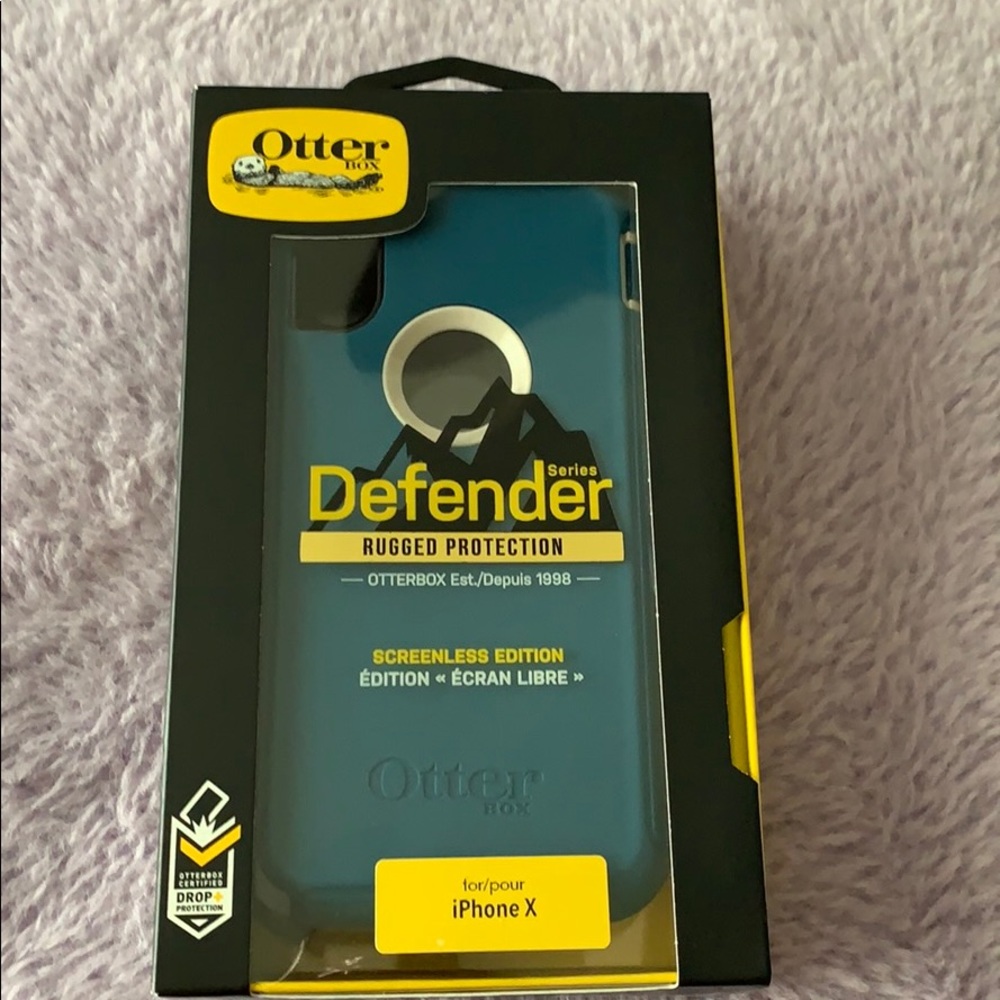 iPhone otter box defender series